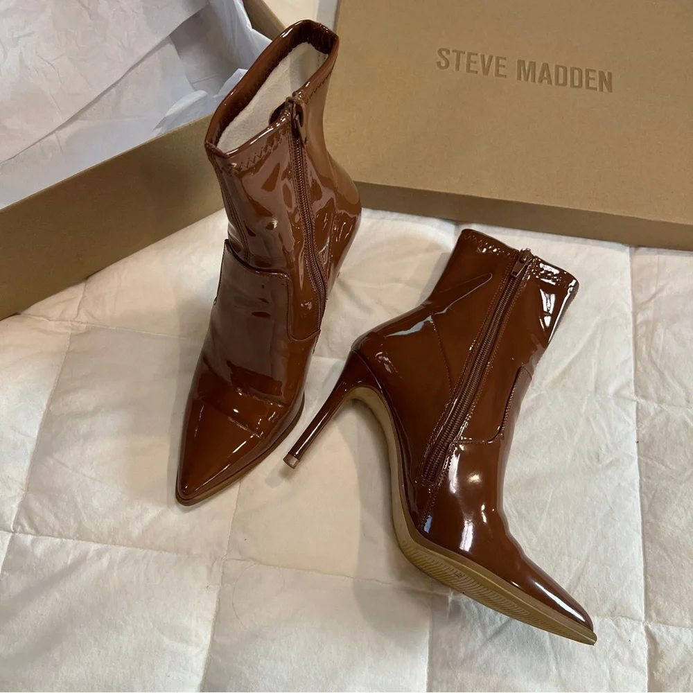 Steve Madden Elwyn Bootie - Picture 1 of 7
